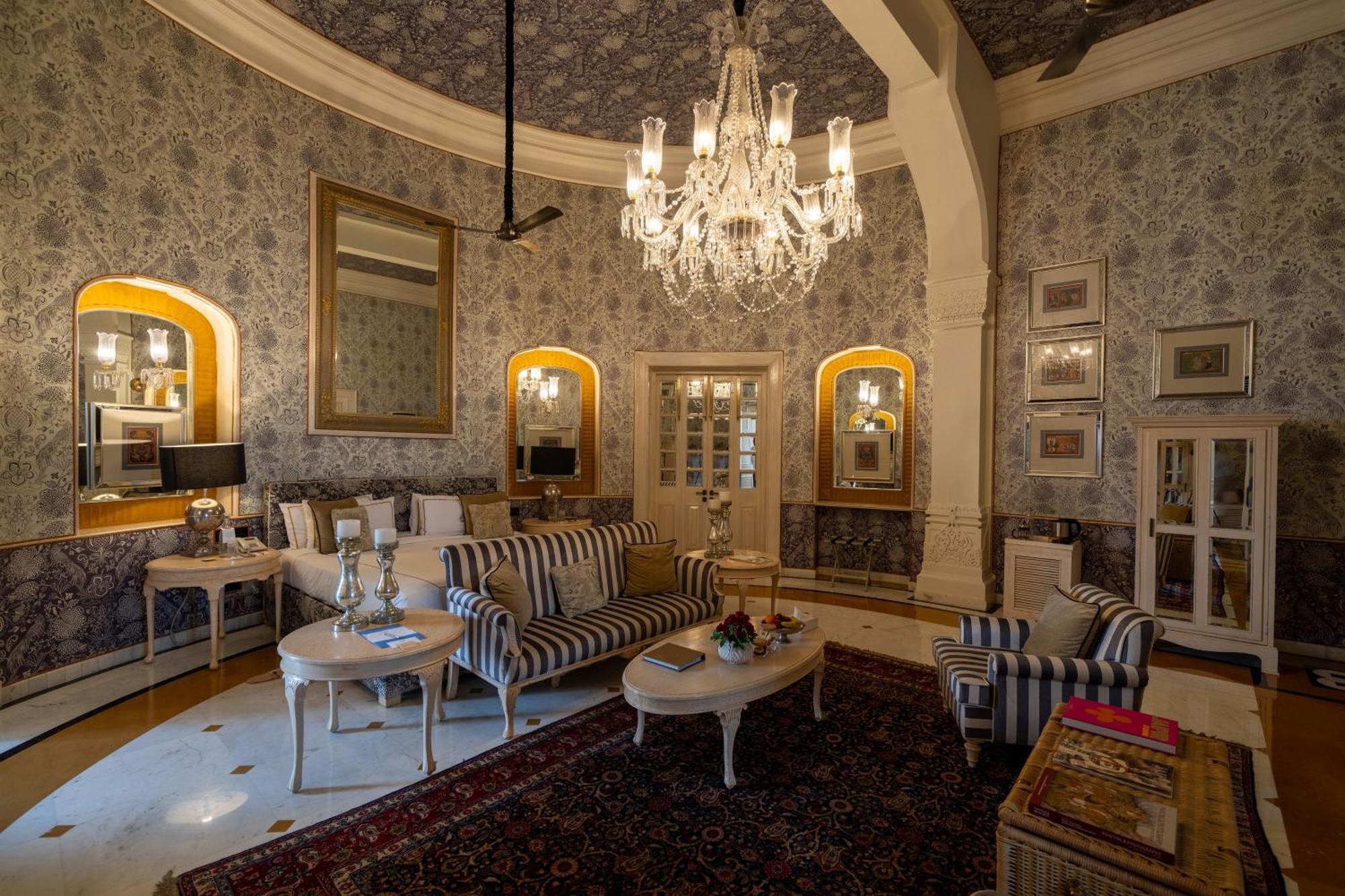 Hotel Rajmahal Palace Raas 5*